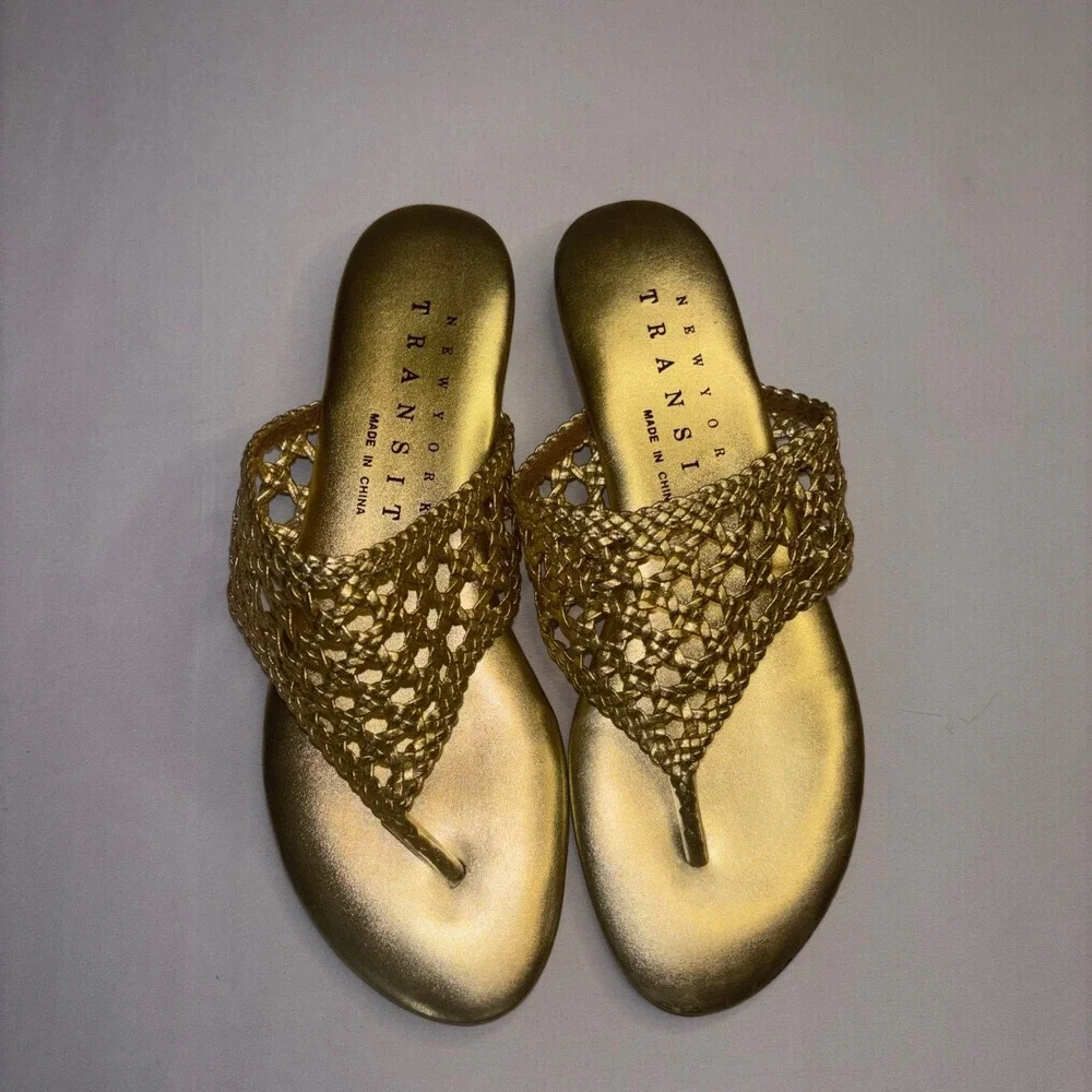 New York Transit Womens Size 8 Gold Woven Thong Sandals Metallic Flat Slides